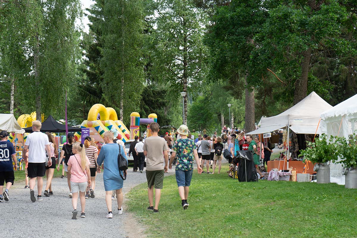 Valtakunnallinen Evankeliumijuhla kokoaa kaikenikäisiä Karkkuun